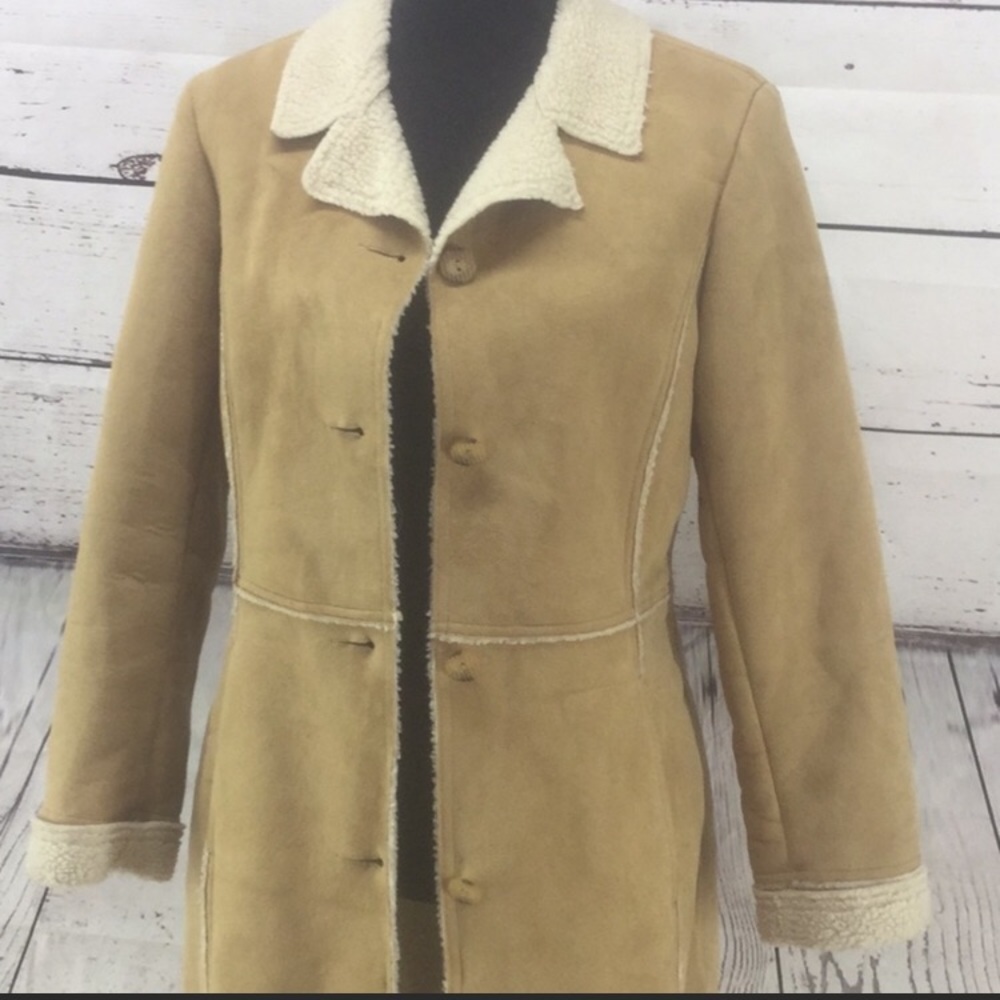 Women’s Murano tan faux suede lined coat. Size M. - Picture 4 of 8